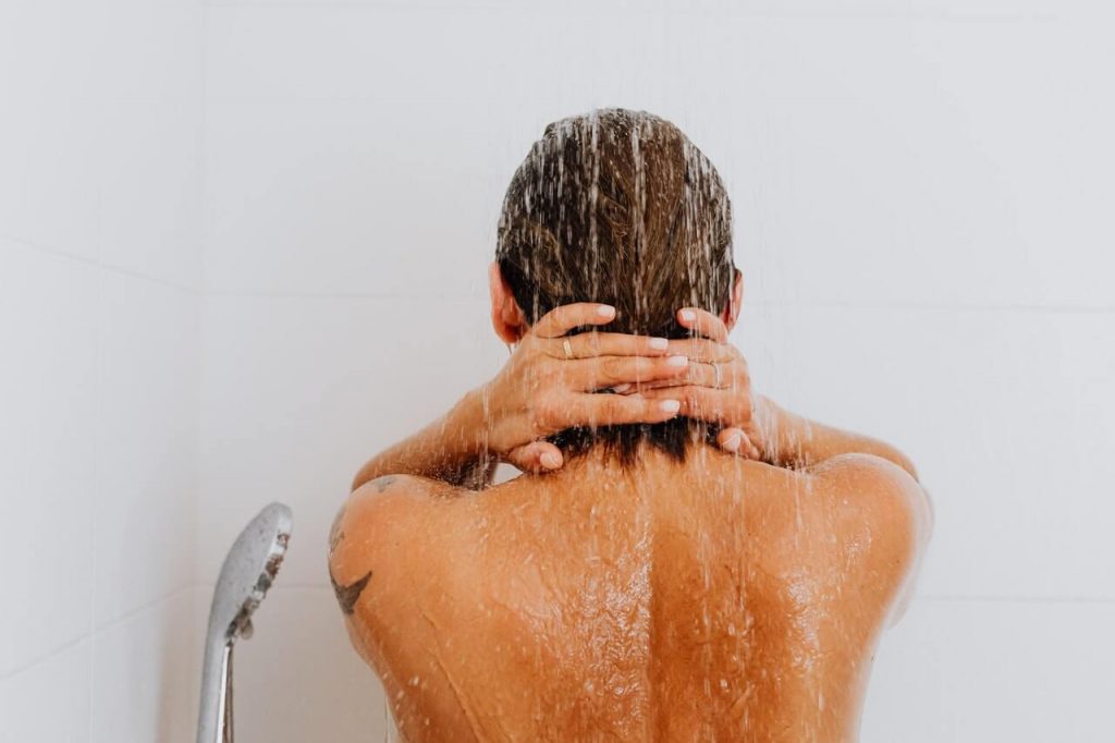 benefici doccia fredda donna